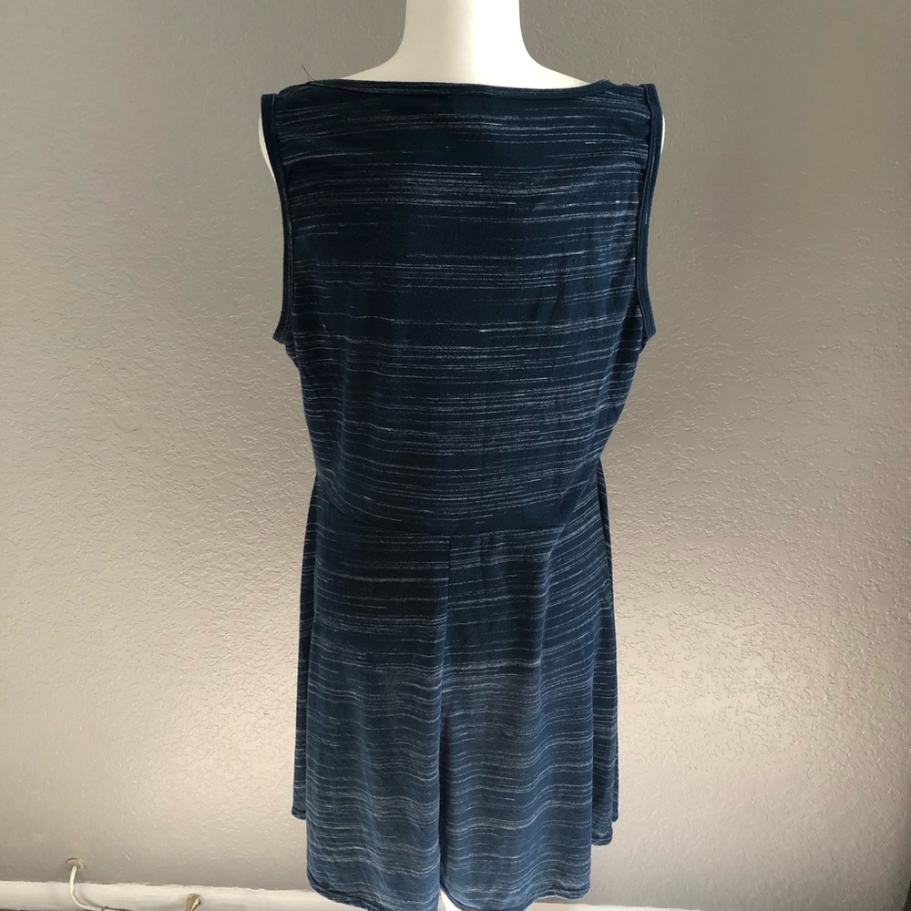 Speckle Hi-Lo Tank Top - Picture 5 of 5